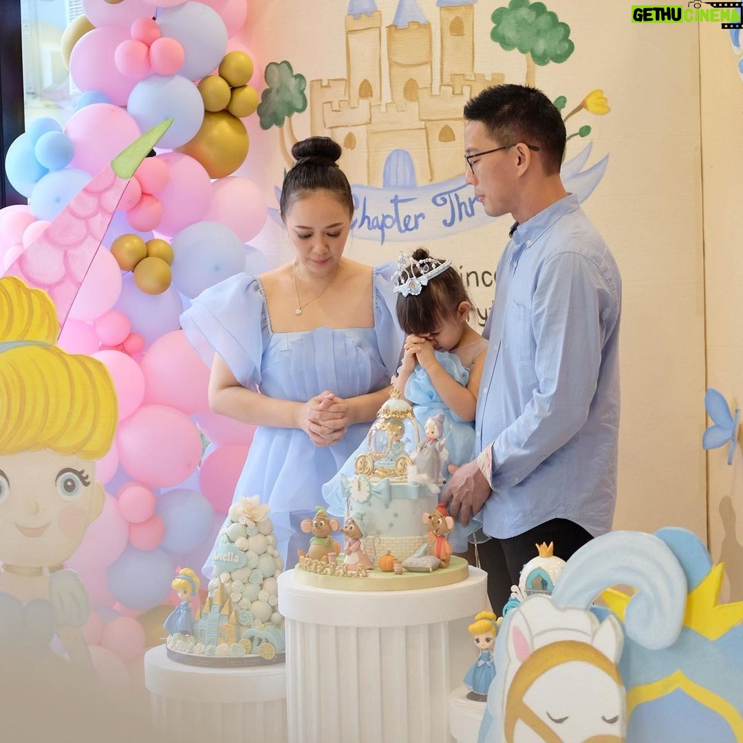 Yuanita Christiani Instagram - Akhirnya hari yang ditunggu-tunggu ayiewa datang juga❤️ @ariellalenorawiguna special request dari yang ulang tahun temanya maunya Cinderella, warna harus blue & pink, characters yang wajib ada pokoknya sesuai request yang mulia🤣