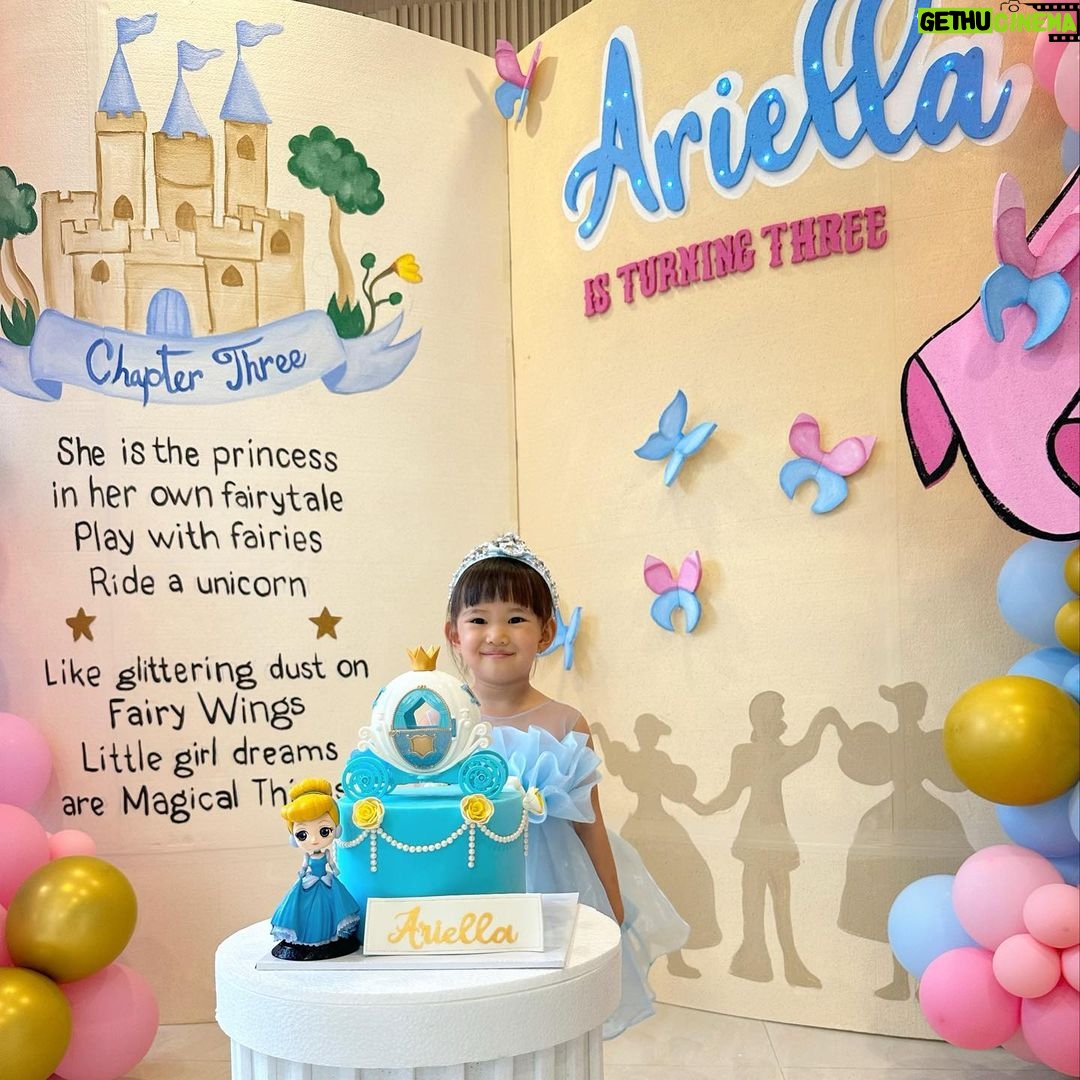 Yuanita Christiani Instagram - Akhirnya hari yang ditunggu-tunggu ayiewa datang juga❤️ @ariellalenorawiguna special request dari yang ulang tahun temanya maunya Cinderella, warna harus blue & pink, characters yang wajib ada pokoknya sesuai request yang mulia🤣