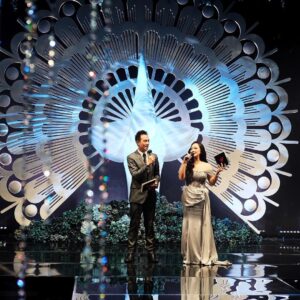 Yuanita Christiani Instagram - My first gig of 2023. Hello malang😍 Happy Wedding to beloved couple Hendra & Jessica. Thanks for having me🙏🏻 #henjesstome 
.
Dress @bypriscaadelina 
Brushed @zevalevielmakeup