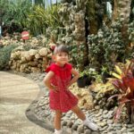 Yuanita Christiani Instagram - Lagi di bedugul, kembaran pake @ariellainstyle sama unyil kesayangan
