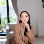 Yuanita Christiani Instagram - Datang ke acara yang teristimewa, makeup & hairdo juga harus sama yang teristimewa✨ . Brushed @donnaliong.makeup Hair @lynn.makeuphairdo Headband @pvra.official x sandradewi