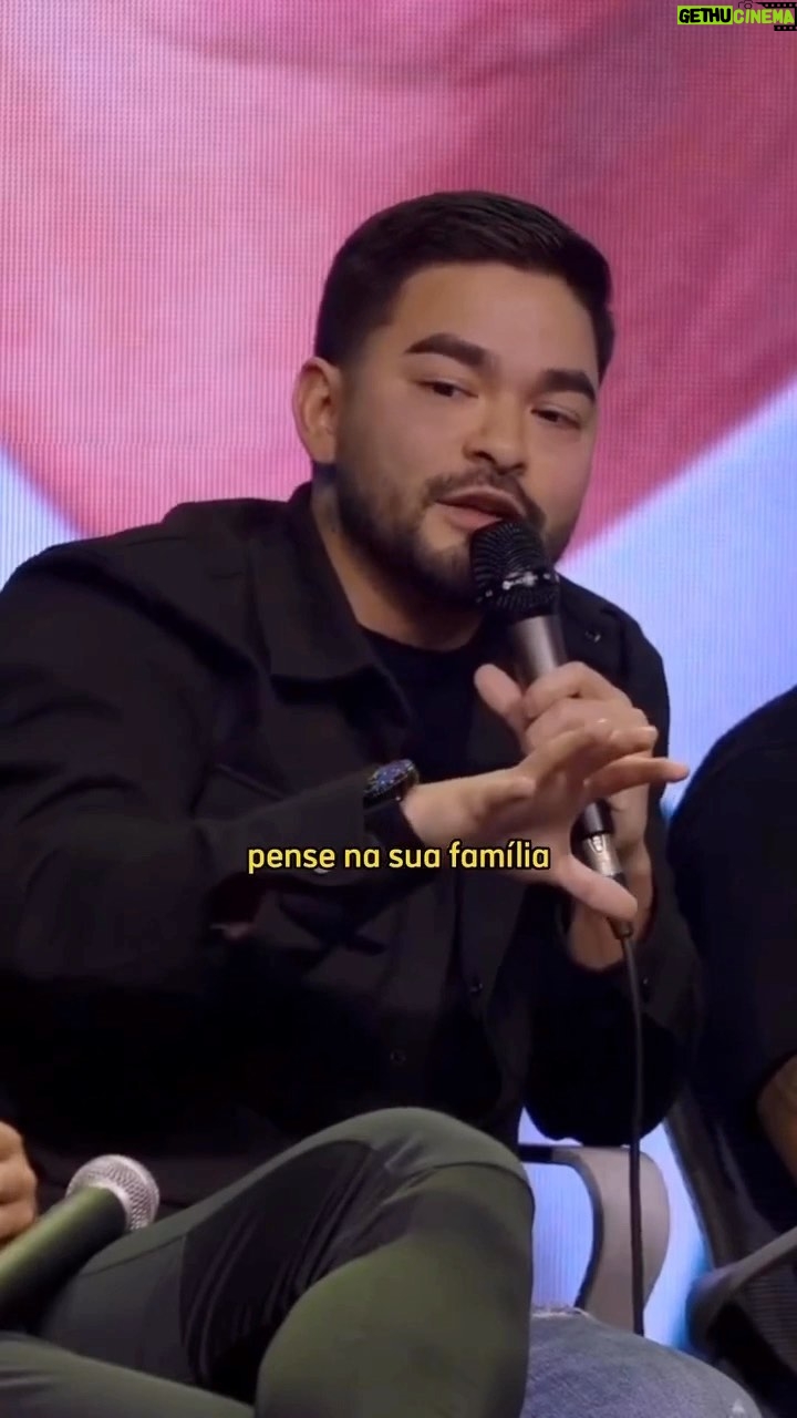 Yudi Tamashiro Instagram - GRANDES HOMENS NÃO VENDEM SEUS VALORES. MORREM POR ELES ❤️🔥 A sabedoria que carrego vem dos ensinamentos do meu pai, baseados na antiga cultura japonesa. Só que agora me aprofundando na palavra de Deus, percebo que essa sabedoria existia desde sempre, porque Deus era Deus antes mesmo de existirem diferentes culturas. 🇯🇵🇧🇷 Fortaleça os seus princípios e valores em Jesus Cristo, eles serão auxílio nesse século de tanta mentira 🙌🏻