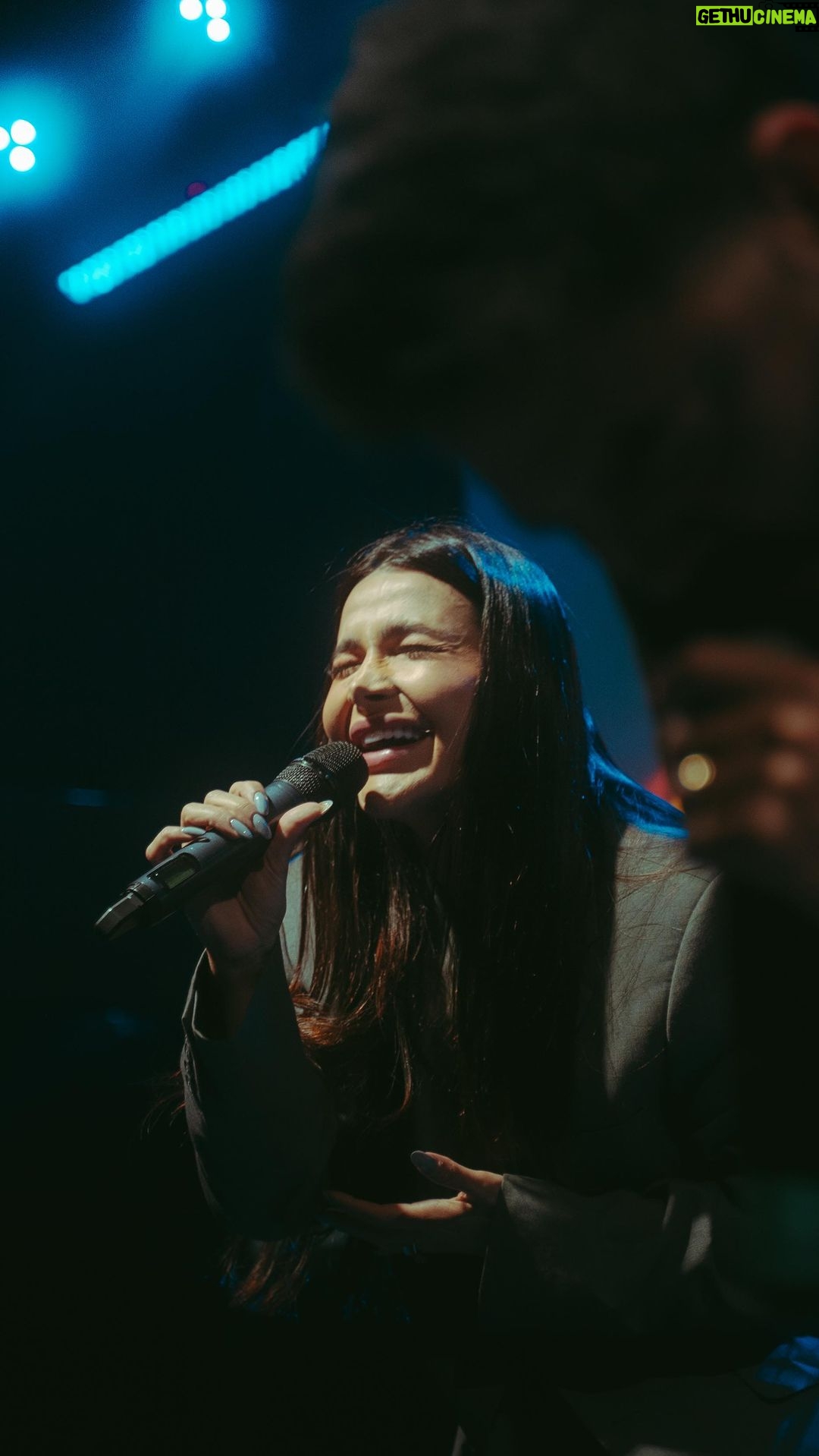 Yudi Tamashiro Instagram - A vida a dois só faz sentido e é feliz quando os dois tem o mesmo propósito, e prosseguem para o mesmo alvo, desta forma um ajuda e fortalece o outro, e os dois se alegram cada dia mais por servir a Deus juntos, pois o desejo de Deus é unir muito mais que duas vidas, mas também dois chamados. Para impactar cada vez mais vidas, apresentando o maior AMOR que é Jesus. 🔥🙌🏻❤️ #pregandoapalavra #japão🇯🇵 Vídeo: @whois4llan 🎥