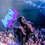 Yudi Tamashiro Instagram - Ontem, no evento @gospelmente vivenciamos momentos de fé, adoração e união. Jovens de corações abertos se reuniram para louvar e compartilhar o amor de Deus. Preparando uma geração para a volta de Cristo. 🙌🏻🌍🔥 Foto: @rafasanfilippo_ 📸 Curitiba, Paraná