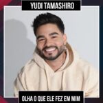 Yudi Tamashiro Instagram - “MEU TESTEMUNHO” | O cantor e apresentador Yudi Tamashiro revela como transmite fé através da música, tendo como intuito levar seu testemunho ao público e representar aqueles que se identificam com sua história na religião. Sua nova música, ‘Olha o que ele fez em mim’, lança em todas as plataformas no dia 19 de março! Confira a entrevista completa no canal do YouTube de Caras! #yuditamashiro #religião #cantor #exclusivo #caras #entrevista