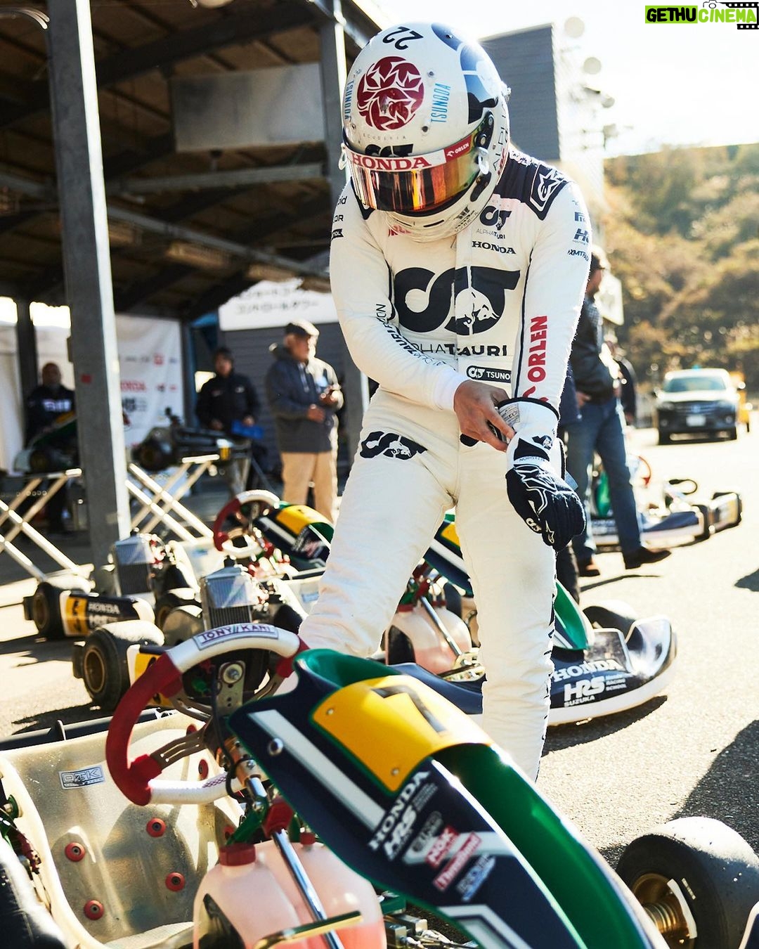 Yuki Tsunoda Instagram - Always super grateful to attend the Honda Thanks Day ๐โ the support of Honda and Japanese fans is really incredible, it means a lot! See you next year! @hondaracingglobal @hondaracingcorporation