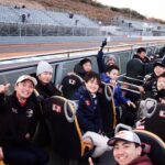 Yuki Tsunoda Instagram - Always super grateful to attend the Honda Thanks Day 🙏​ the support of Honda and Japanese fans is really incredible, it means a lot! See you next year! @hondaracingglobal @hondaracingcorporation