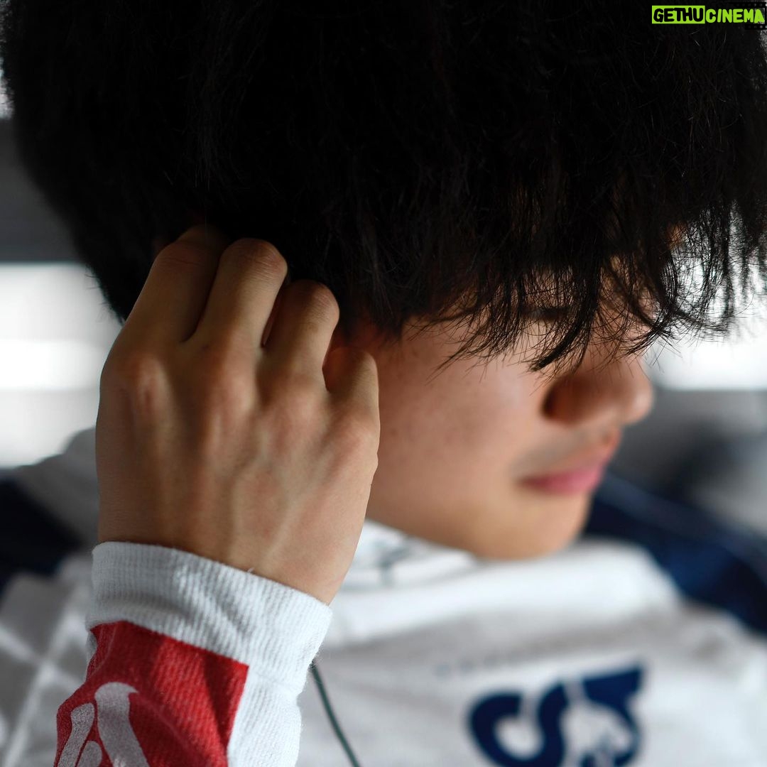 Yuki Tsunoda Instagram - Tough race in Qatar. Had a good start but didn’t have the pace after. Enjoyed the long sauna session out there✌️ Qatar - Doha