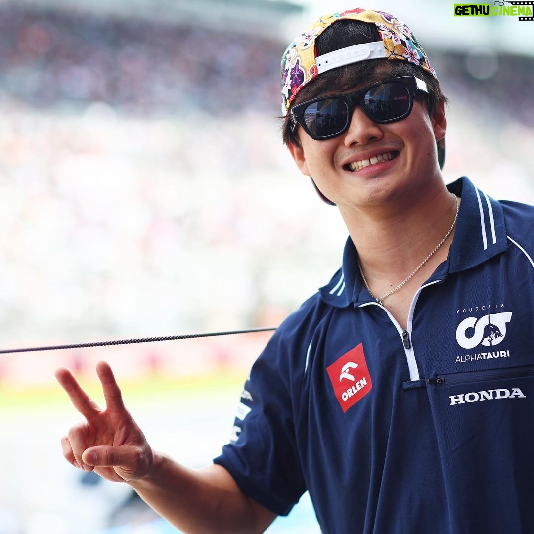 Yuki Tsunoda Instagram - The energy and support I felt from everyone at the home GP was unbelievable! It was an unforgettable experience to race in front of all the fans and to celebrate Honda’s 75th anniversary. Thank you everyone and I can’t wait to come back next year! 鈴鹿サーキット