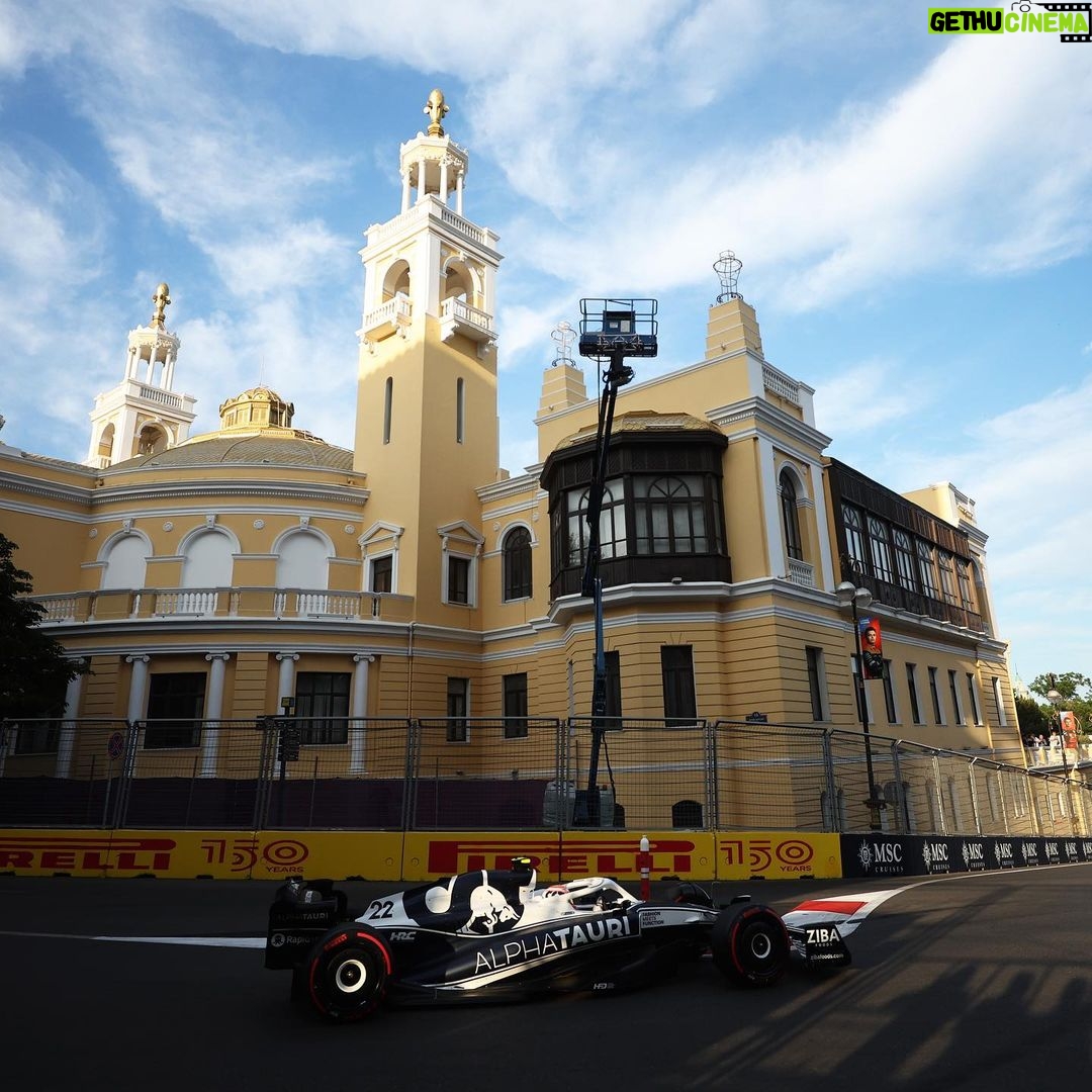 Yuki Tsunoda Instagram - P8 in an eventful Qauli today. Wasn’t as a clean as I would have liked but proud of the team and the result as it took everyone to get this💪 Baku City Circuit