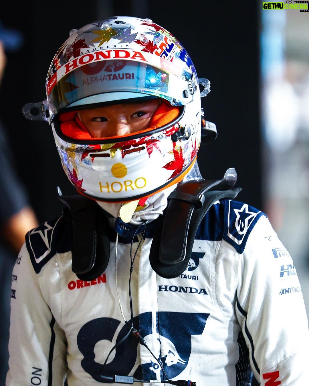 Yuki Tsunoda Instagram - Big smile after that one! P6 for the final race of the year! ✌️ Yas Marina Circuit