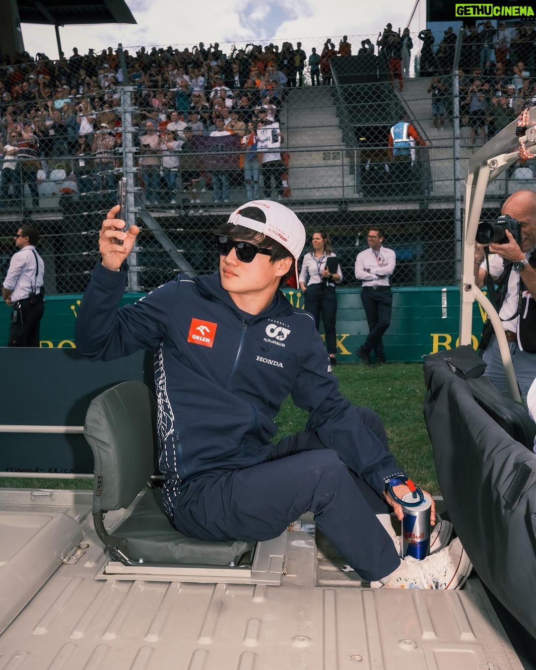 Yuki Tsunoda Instagram - Tough day yesterday. I got some damage on the first lap and didn’t have pace for the rest of the race. It was a tricky week but there are plenty of things I can learn from it, and now on to Silverstone 💪 Red Bull Ring