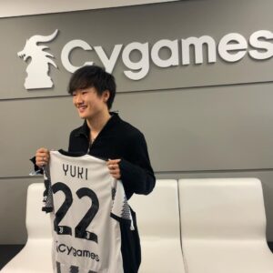 Yuki Tsunoda Instagram - First live game ✅ these Juventus guys are pretty good at this football thing, thanks for inviting me and showing me around!