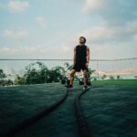 Yuki Tsunoda Instagram - Dubai training dump🏋️‍♂️ 📸: @mooretoexplore_ Dubai, United Arab Emirates