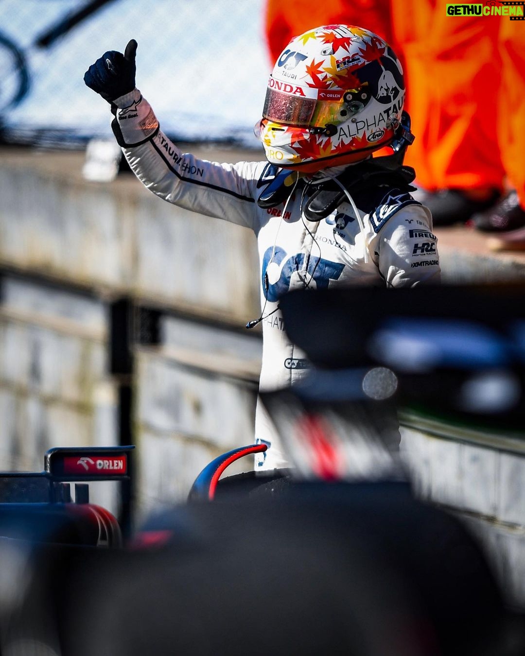 Yuki Tsunoda Instagram - YEEAAA!! That was a great day! P6 in the Sprint and back in the points!! ✌️ Feels so good to bounce back like that! Good job by the whole team 👏 Autódromo de Interlagos