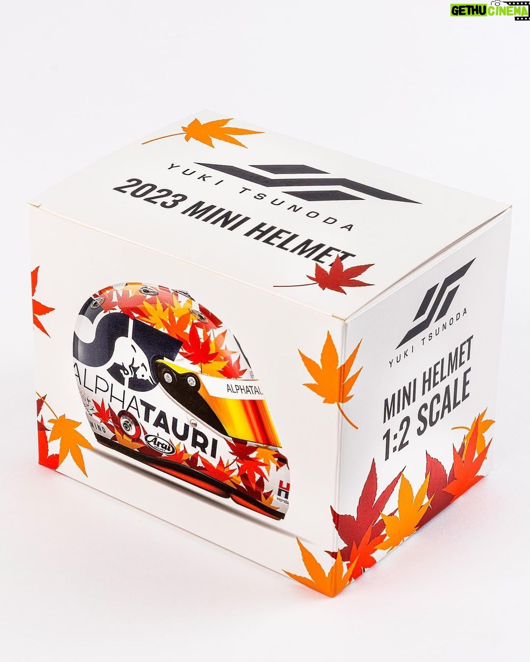Yuki Tsunoda Instagram - New mini helmetsss! 🤏🍁 Thanks so much to everyone for the continued support! Go to the link in my bio to get yours 👆
