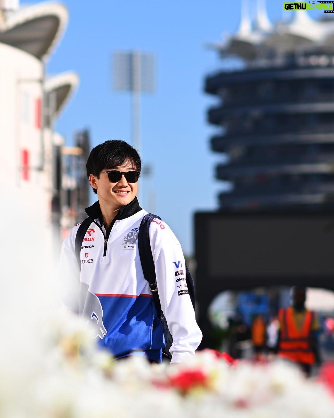 Yuki Tsunoda Instagram - Pre-season officially over! Now itβs down to business π€β Big thanks to everyone for the hard work the past few weeks! πβ Bahrain International Circuit