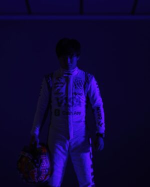 Yuki Tsunoda Instagram - Gotta give the team credit, the car and suits looks great! 🔥