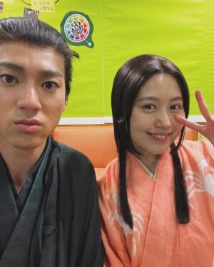 Yuki Yamada Instagram - #どうする家康 最終回
時は流れて、人はいつか死にます
その中に、幸せもあれば
どれだけの苦しみを噛み締めるだろう
どんな仕事も、どんな人間も
今笑っている人も、
もしかしたら心では笑っていないかもしれない
心から笑えている瞬間など
何回あるだろう
自分が本当に幸せだと感じられる場所は…居場所は…

人の歴史にとやかく言うのは違う

それはただ、彼らはきっと
自分や誰かのために戦ったんだと思う
いつか
本当に平和な世の中が来るようにと

どうする家康スタッフの皆様
ありがとう
キャストの皆様
ありがとう
家臣団の皆様
本当にありがとうございました
そして、殿
ありがとうございます
あなたのおかげで
本多平八郎忠勝、戦い抜けました

わしは生きた

写真の中に
沖縄の人がひとり…
@nhk_ieyasu 
@jun.matsumoto_ieyasu