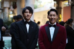 Yuki Yamada Instagram - ＜GQ MEN OF THE YEAR 2023＞
ありがとうございます
この言葉に尽きます

撮った写真たちがすごい
#吉田正尚 選手
#mrsgreenapple さん @mgaband 
#BRIGHT さん @bbrightvc 

安藤サクラさんとも撮ったんですが
写真がブレちゃってて
サクラさんすみません笑

普段はお願いしませんが
今日はお願いしちゃいました

@gqjapan 
@gq
@maisonmargiela
