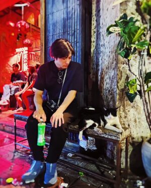 Yuki Yamada Instagram - 思ってもないが一応、
海外テンションで言ってみた

思ったのは
リベンジャーズはもちろんなんだけど
@revengers_movie 
タイ🇹🇭で

「#ゴーカイジャー！！！」

「村山！！！」

とか
「#ペンディングトレイン！！！」
声掛けられるのすごく嬉しい

世界にも届くんだな

#涅槃像 
#猫 
#猫にDISH//の猫歌った
#thailand 
#ขอบคุณเพื่อน!