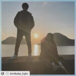 Yuki Yamada Instagram – #君が心をくれたから 雨☔と太陽☀️

@kimikoko_fujitv 
・・・
.
＼ #君ここ オフショット ／
 🌦 – – – – – – – – – – – – 🌦

朝日をバックに🔆🤍
太陽くん(#山田裕貴 )と雨ちゃん(#永野芽郁 )の
ツーショットです🌦

このシーンではついに雨ちゃんの味覚が…😭

❨ #TVer で第1＆2話無料配信 ❩
TVerはプロフィール欄のリンクから
@kimikoko_fujitv 

#君が心をくれたから
第3話「初恋の想い出」
1月22日(月)よる9時放送 ☾.*·̩͙ 

#フジテレビ