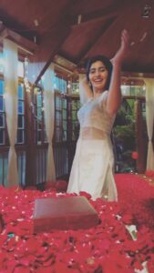 Yukti Kapoor Instagram - ♥️ 🎥 @arpitsrivastava687 #reels #reelitfeelit #reelkarofeelkaro #reelsinstagram #reelvideo #reelindia #punjabisongs #punjabi #trending #trendingreels #trendingsongs