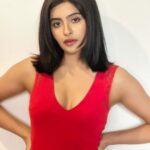 Yukti Kapoor Instagram – 💄 Looking for flawless bridal makeup or glam looks? 

Look no further! My friend @makeupbyshefalisingh is a gifted makeup artist who can make any look come to life. 🫶

.

#MakeupArtist #BridalBeauty #MakeupMagic #BridalGlam #red #fashion #shorthair #makeup