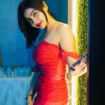 Yukti Kapoor Instagram – Kaisa laga “Keh doon Tumhein” ka first episode ? 
 Jaldi se Comments mai bataiye 👇

Keep watching KDT –  mon to sun at 11 pm on Starplus 😇

#newshow #starplus #kehdoontumhein #kdt #kirti