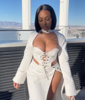 Yung Miami Instagram - Head to toe I be giving ate bitch im gone eat!!!!