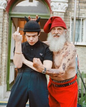 Yungblud Instagram - happy holidays to everyone else on the naughty list … ⛄️⛄️⛄️