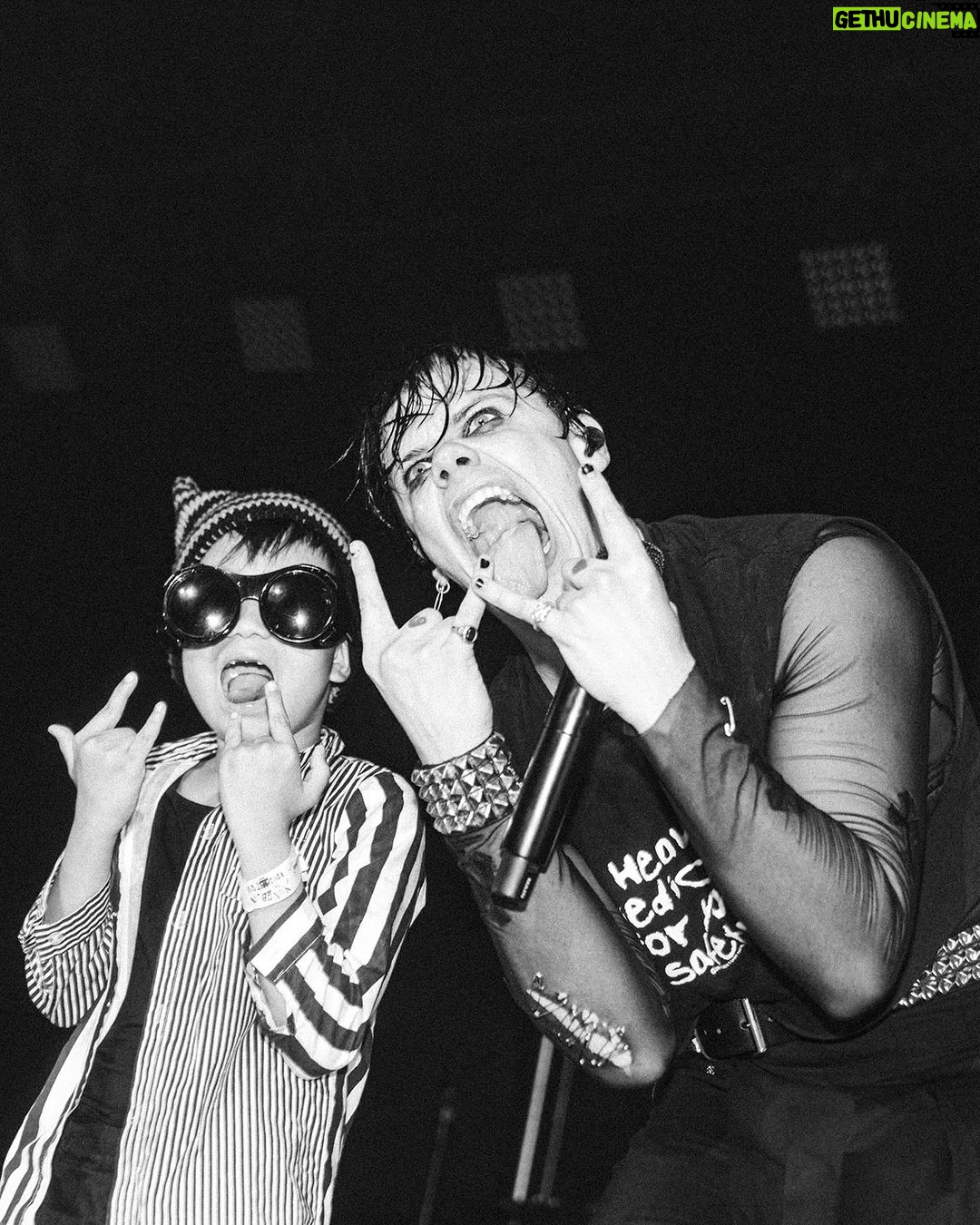 Yungblud Instagram - BHC 🖤 THAILAND 🇹🇭 … ฉันรักคุณ