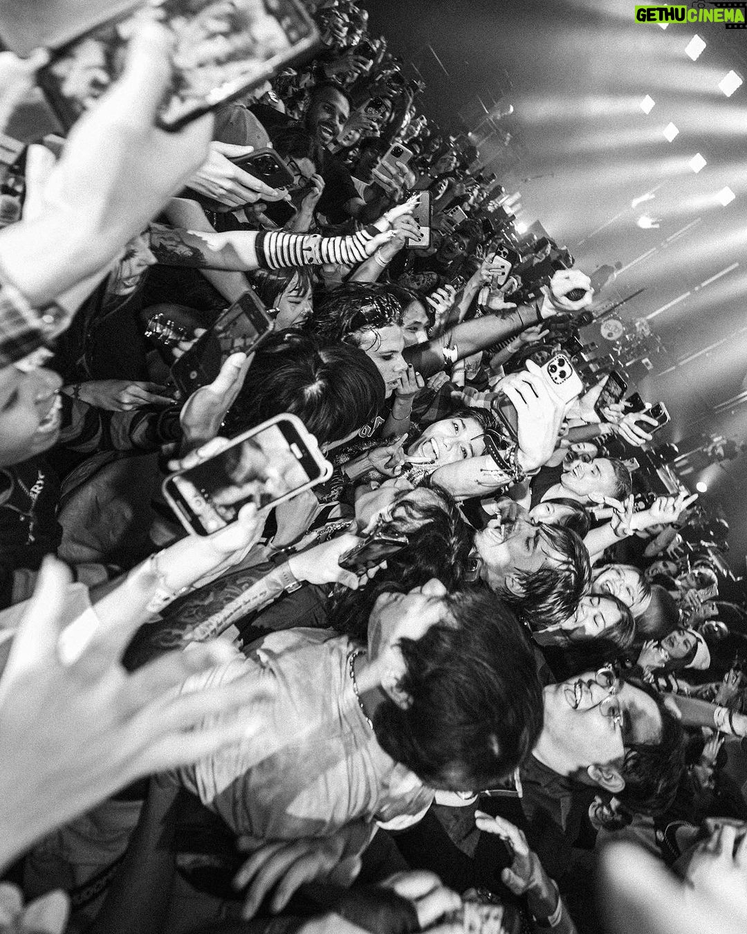 Yungblud Instagram - BHC 🖤 THAILAND 🇹🇭 … ฉันรักคุณ