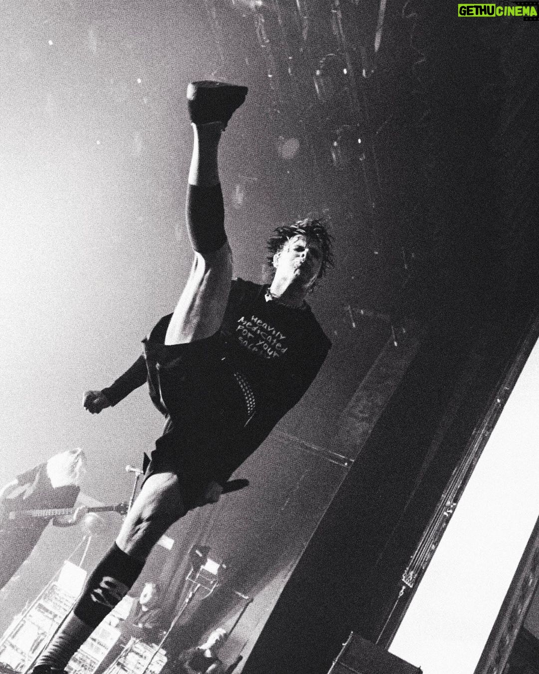 Yungblud Instagram - BHC 🖤 THAILAND 🇹🇭 … ฉันรักคุณ