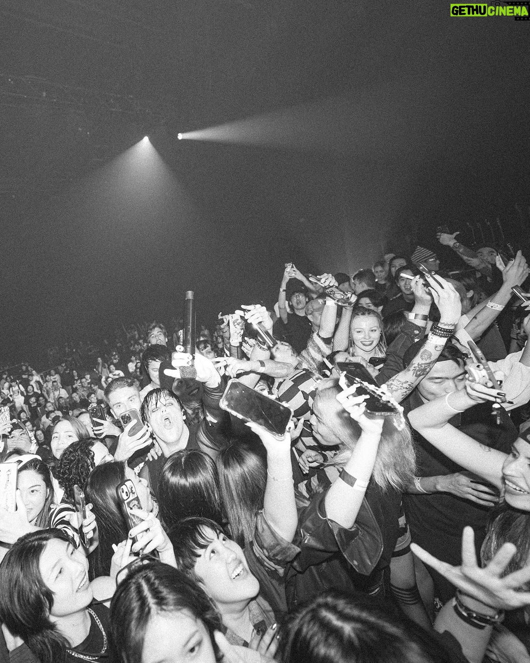 Yungblud Instagram - BHC 🖤 THAILAND 🇹🇭 … ฉันรักคุณ