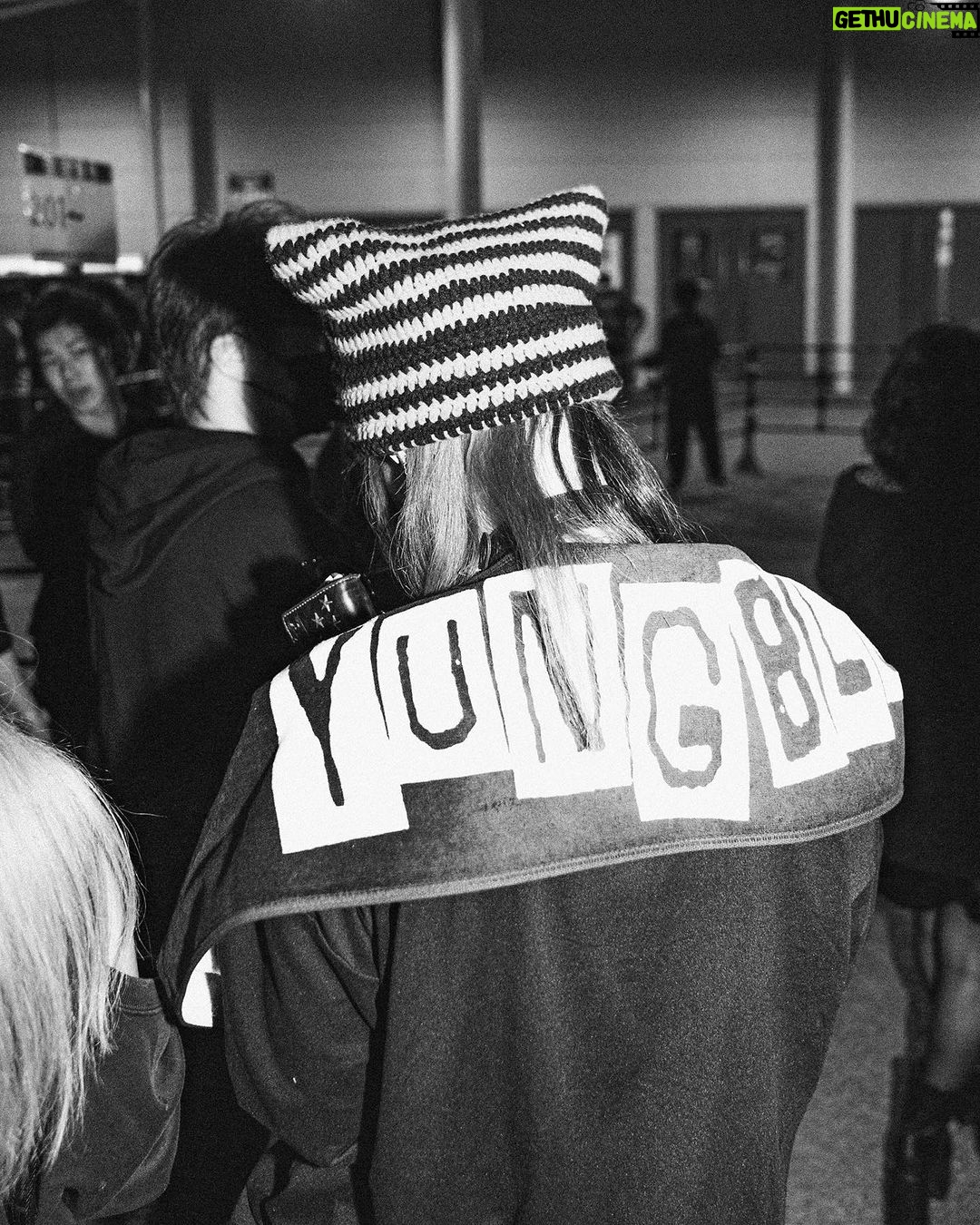 Yungblud Instagram - BHC 🖤 JAPAN 🇯🇵 you’re so fookin cool … 家族 Tokyo, Japan