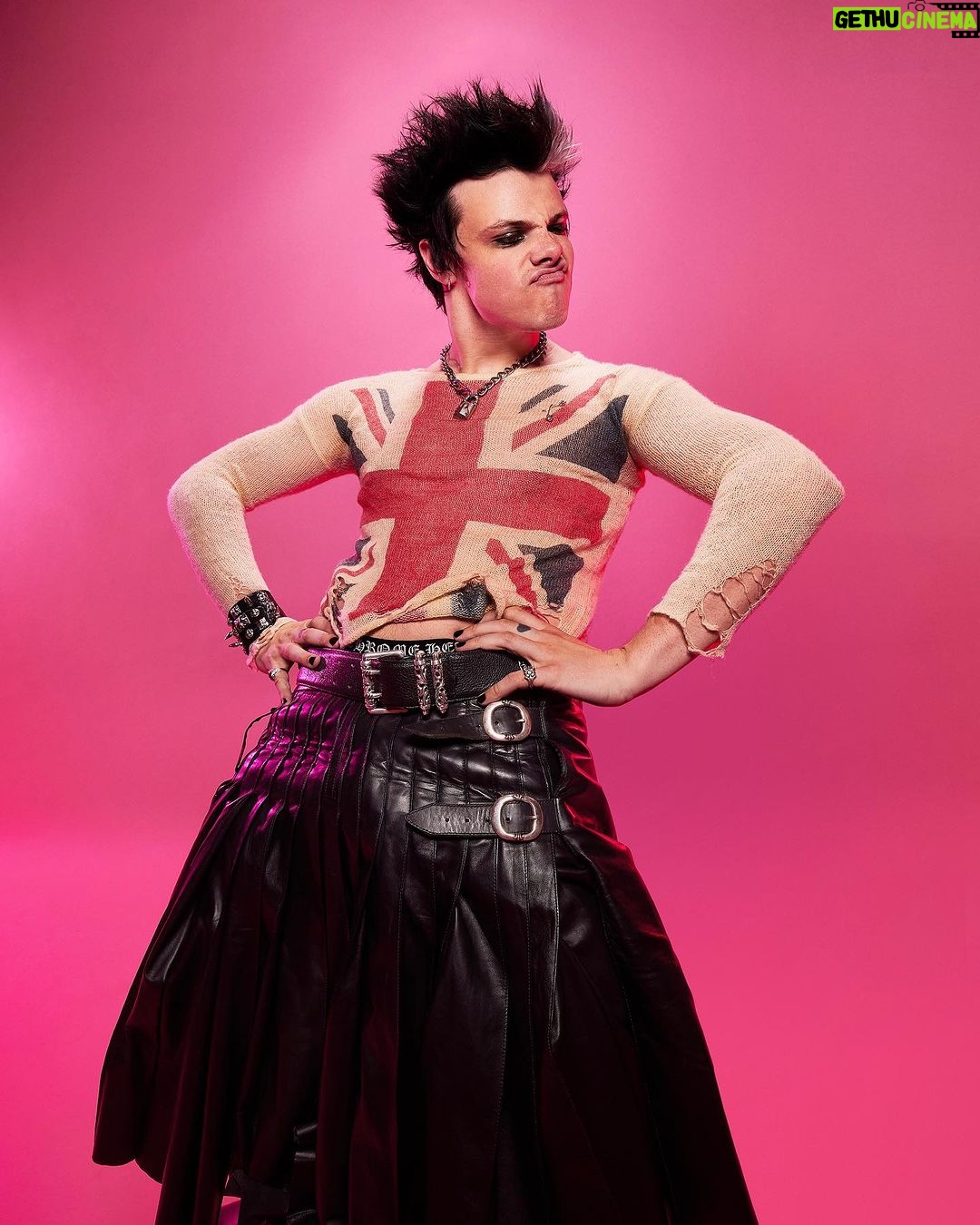 Yungblud Instagram - me by laurie lynn for ++ chrome hearts ++ see the beauty in individuality, build your own worlds, love unconditionally and fuck everything else. honoured to be apart of this campaign. thank you for havin me!!! the most real. luvs not dead π€π€π€ @chromeheartsofficial