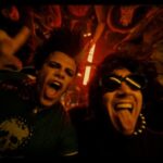 Yungblud Instagram - 𝙞𝙢 𝙣𝙤𝙩 𝙗𝙧𝙤𝙠𝙚𝙣 … “𝙃𝙖𝙥𝙥𝙞𝙚𝙧” 𝙤𝙛𝙛𝙞𝙘𝙞𝙖𝙡 𝙫𝙞𝙙𝙚𝙤 𝙛𝙞𝙡𝙢𝙚𝙙 𝙞𝙣 𝙏𝙤𝙠𝙮𝙤 🇯🇵🇯🇵🇯🇵 𝙞𝙨 𝙊𝙐𝙏 𝙉𝙊𝙒!!! 🖤☠️🧷💕 @olobersykes @bringmethehorizon