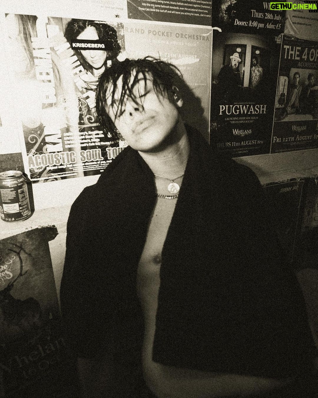 Yungblud Instagram - this weekend my brother and collaborator @tmpllnt won an award to recognise his photography and about Fuckin time. i met tom in victoria station in London 5 years ago and we ain’t left each other’s side since. he captures our world so beautifully. he captures us the way we truly are. he captures what we mean to each other and what we will leave behind after we are gone. it makes me realise how much we have done together. what a ride. thankyou brother. thankyou all of you. express yourself with your friends. don’t ever stop. they will save your life. i promise. wait till u see what’s next … i love you bro. im proud of you 🖤☠️🖤