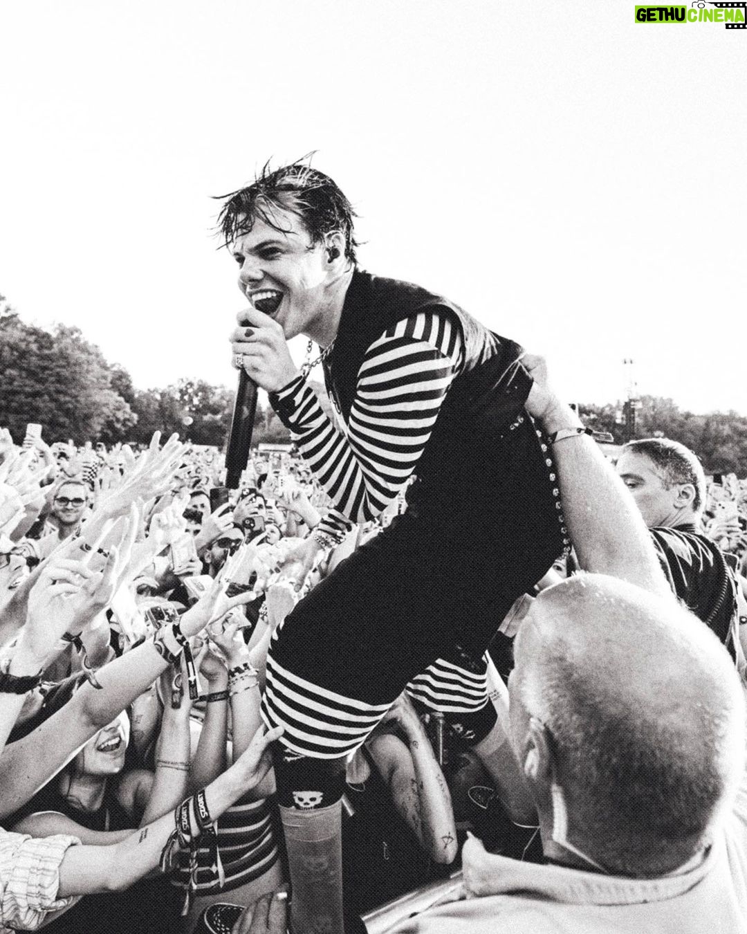 Yungblud Instagram - im so excited about the next couple weeks. there is so much comin and yesterday was a perfect place to begin. here we fookin go!!! thankyou sziget that was crazy π€ππΊβ οΈππ¦π€ Budapest, Hungary