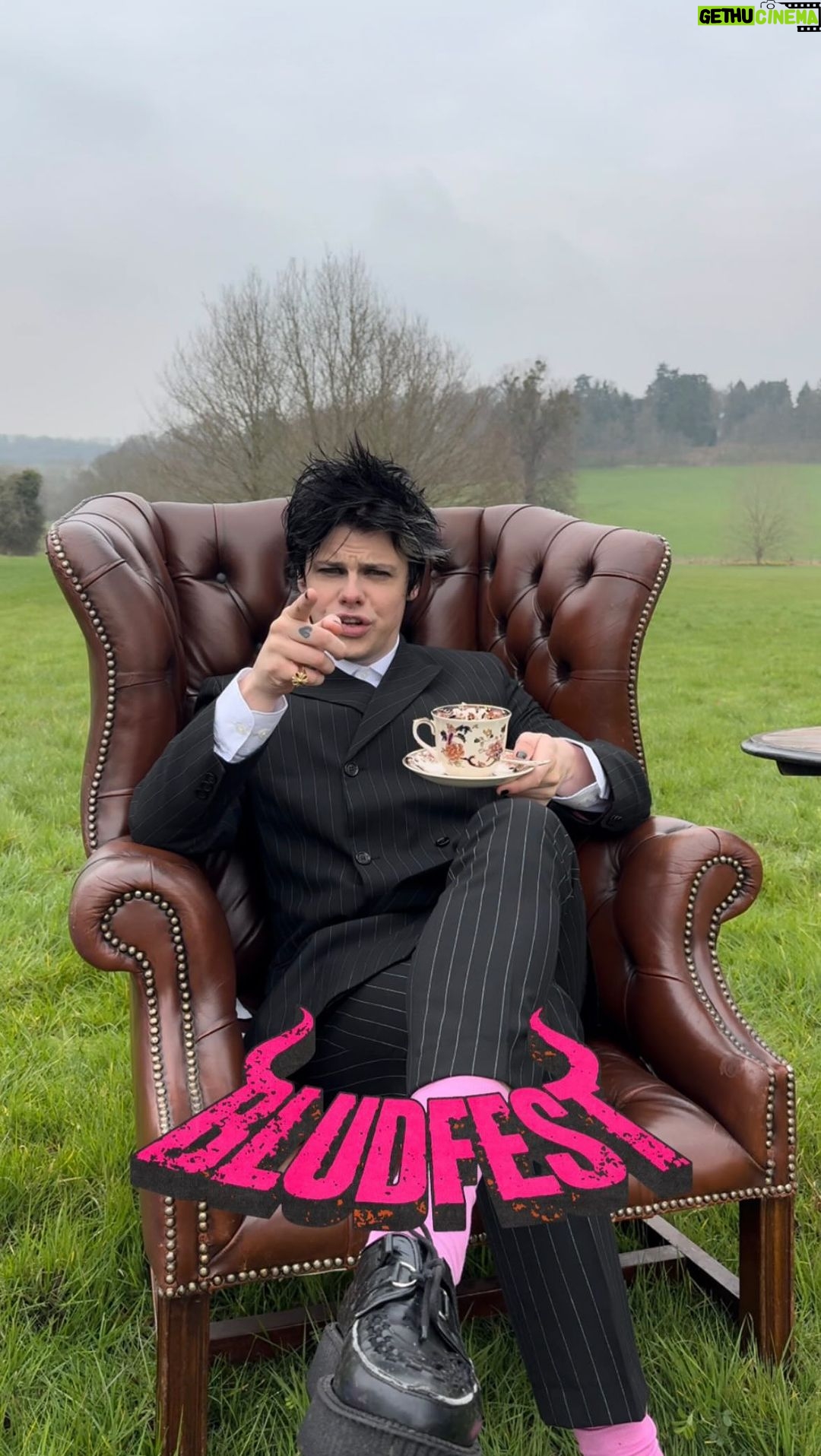 Yungblud Instagram - BLUDFEST ONSALE NOW! ๐คโ ๏ธ๐ฌ๐ง๐งท๐ค LINK IN BIO