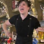 Yungblud Instagram - ive been goin to Camden market since i was a little kid. it was a home to me, it gave me confidence to dress the way i did and hope that if this little world can be like this then maybe it’s positivity and acceptance of individuality will bleed into the big one. to be able to actually play a gig and announce our festival there was completely insane. see you Friday. 10am 🖤🖤🖤🖤🖤🖤🖤🖤🖤🖤🖤 Camden Market