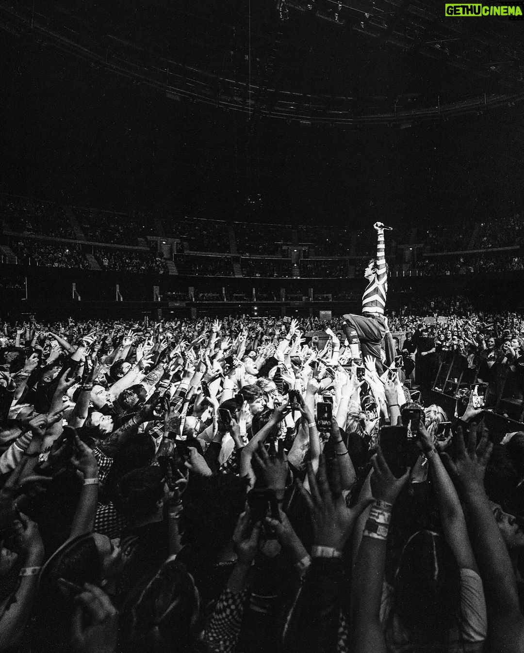 Yungblud Instagram - LATVIA π±π» LITHUANIA π±πΉ HUNGARY ππΊ SLOVAKIA πΈπ° CROATIA ππ· SERBIA π·πΈ we are finally bringing the movement to you. i cannot wait to meet you all! tickets onsale 9am (local) FRIDAY. see u there. letβs fookin go ! π€π€π€