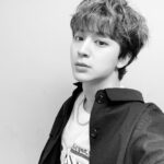 Yunhyeong Instagram - 신현준 선배님 지명을 받아 이태원 상권 회복을 위한 챌린지에 동참하게 되었습니다 하루빨리 상권이 회복되기를 바랍니다!! 좋은 챌린지에 지명해 주신 현준 선배님 감사드립니다 여러분들도 '이태원 상권' 회복하기 위한 챌린지에 관심과 동참 부탁드립니다 항상 우리 아이콘 친동생처럼 응원하는 우리 재호형 @hojaehoho 내가 제일 아끼는 동생 도욱이 @dow1oo9k 요즘 정말 활발하게 활동 중이신 저희에게 긍정의 기운을 불어주신 @bjpj0122 풍자 누나 이태원에 많은 분들이 다시 오실 수 있게 챌린지 동참에 정중히 부탁드려 봅니다!! #eat_taewon #이태원상권회복챌린지