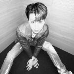 Yunhyeong Instagram - 🎸🎸🎸