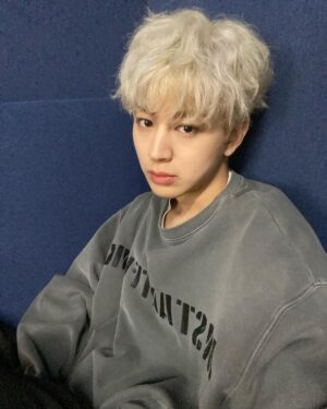 Yunhyeong Instagram - 👨‍🦱