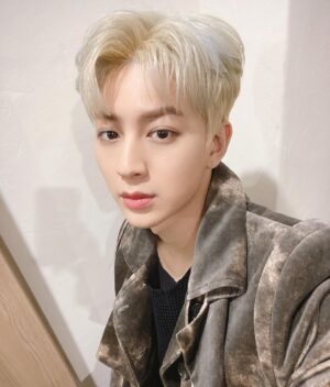 Yunhyeong Instagram - 🥱