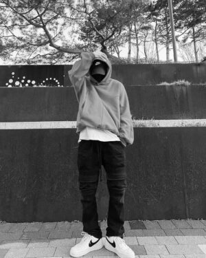 Yunhyeong Instagram - 🟩 날씨좋다아