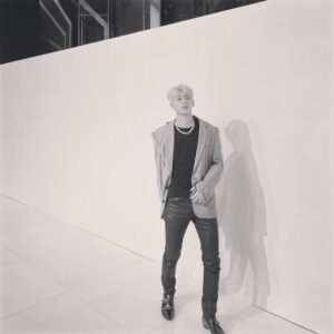 Yunhyeong Instagram - 킹더무~~~!!!🤪