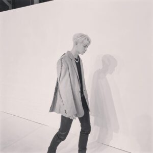 Yunhyeong Instagram - 킹더무~~~!!!🤪